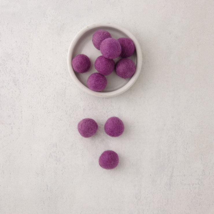 18mm lavender felt beads