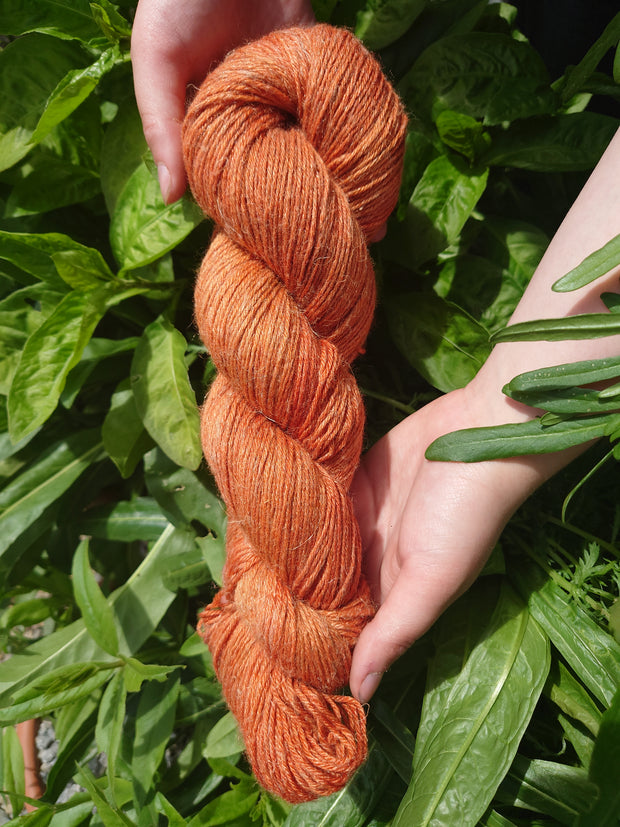 Lima Solas na gréine &nbsp;(Sunshine)~ Wool/Linen/Tussah Silk yarn dyed with madder root, organic buckthorn bark and organic hawthorn