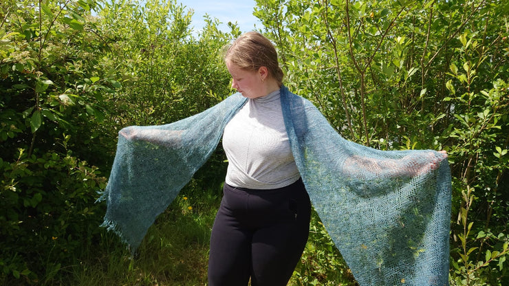 NETTLE Shawl ~ GORM NEANTÓIGE