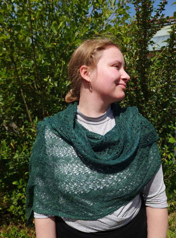 NETTLE Shawl ~ SEÁLTA GLAS