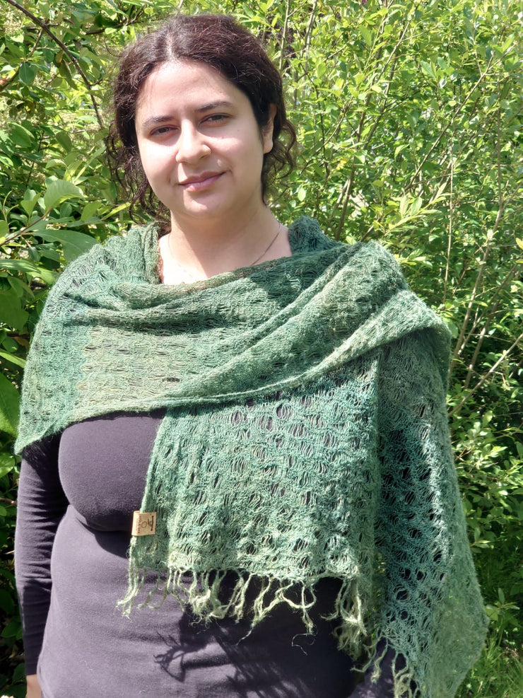 GLAS GEAL is shown here by Martina. Martina is about 172cm/5"6 tall.   Size: 175x61cm / 70x24in  100% Nettle fibre Dye: Organic Indigo & Pomegranate