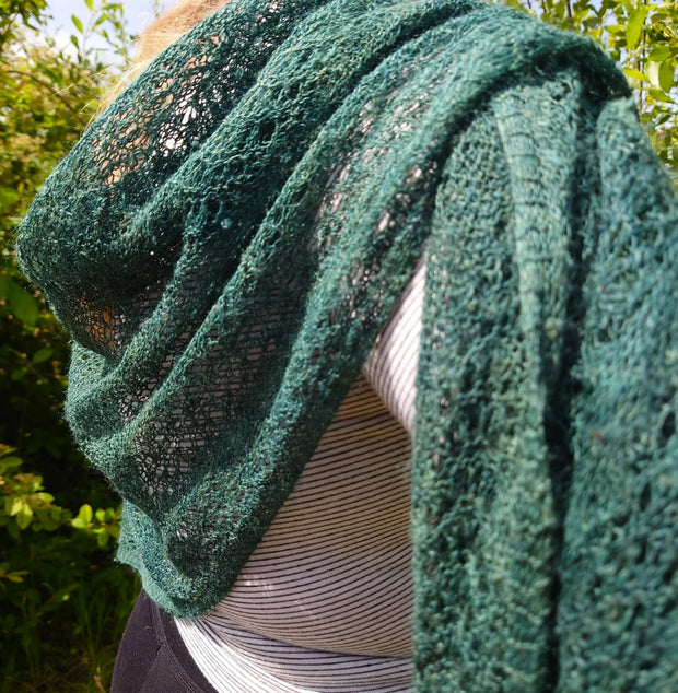 NETTLE Shawl ~ SEÁLTA GLAS