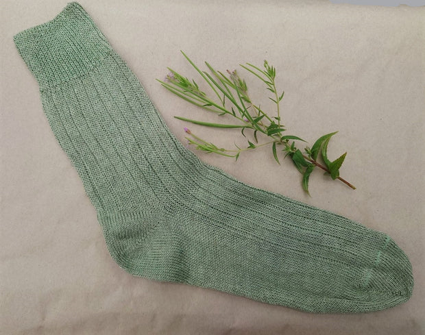 Chlorophyll dyed hemp sock, green, for adults model Enrico