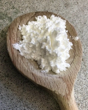 Tartaric acid  on spoon