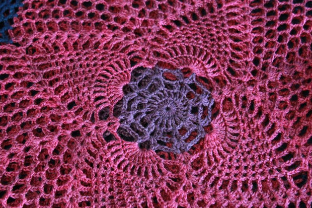 Elisa shawl flower detail