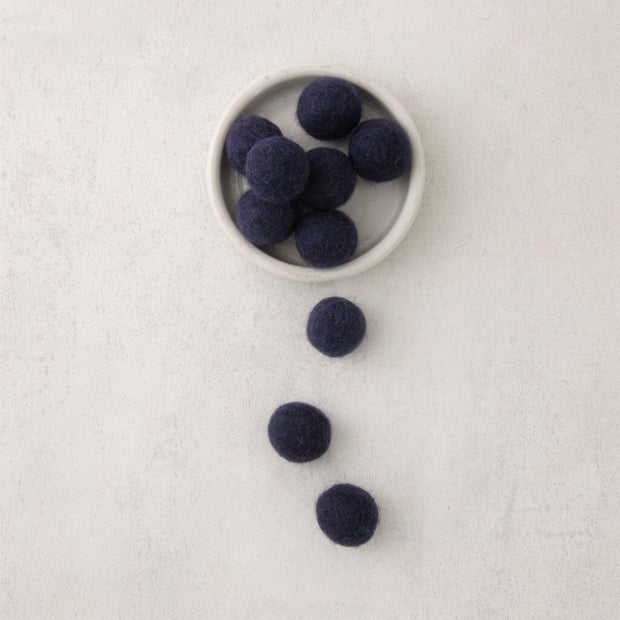 18mm dark blue felt beads 