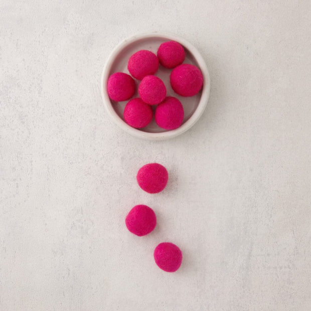 18mm dark pink felt beads 