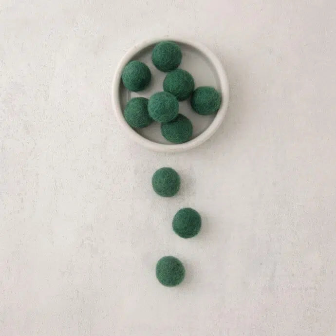 18mm green felt beads