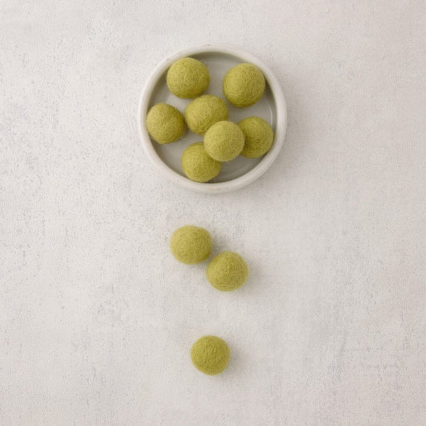 18mm lime felt beads