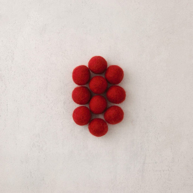 18mm felted beads red