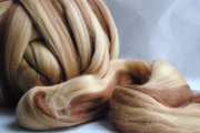 MULTIBLEND CAMEL ~ Merino wool 21mic close up