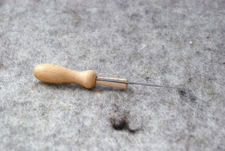 single needle holder with needle